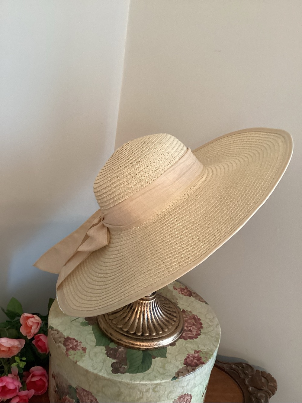 NEW Elegant Beige Wide-Brim Foldable Sun Hat With Bow Detail